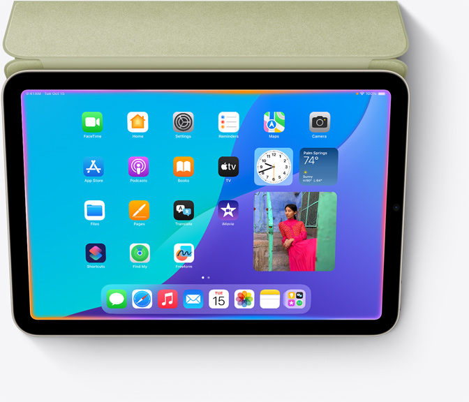 Siri uut disaini n?itav iPad mini, mille ekraani serva ümbritseb hele valgus.