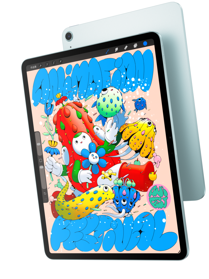 13 吋 iPad Air 的機(jī)身正面外觀，螢?zāi)伙@示 Procreate app，背後重疊擺放的另一部藍(lán)色 iPad Air 則露出機(jī)身背面外觀